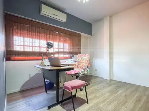 Casa 6 ambientes con 2 baños
