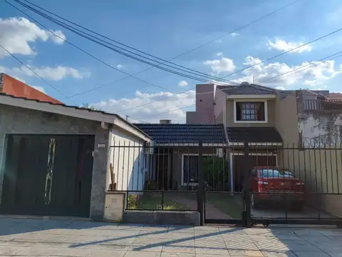 CASA SOBRE LOTE DE 10 X 33 SAN JUSTO