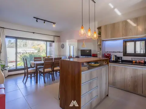 Casa en Venta en Ciudad de la Costa, USD 430.000