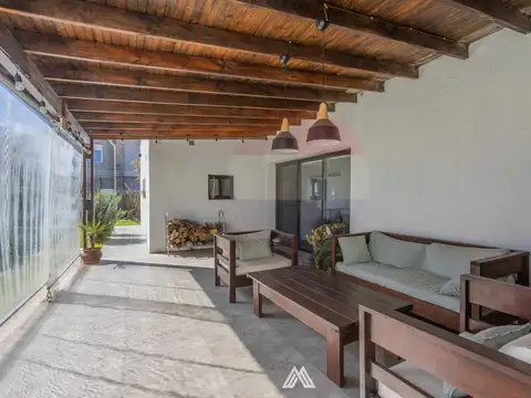 VENTA CASA LAS HIGUERITAS 4 DORM. 3 BAÑOS BARBACOA