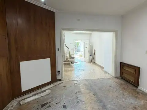 Casa 6 ambientes con 4 baños
