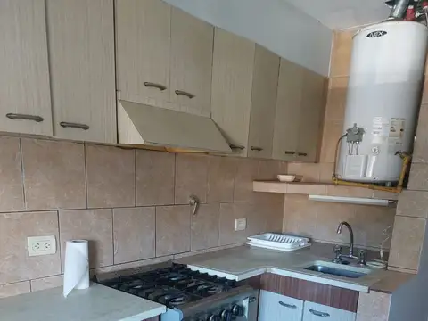   UNICAMENTE USO COMERCIAL   PH DE 4 AMB. AL FRENTE CON BALCÓN - SIN EXPENSAS -  SOBRE AVENIDA GAONA - ZONA PLAZA IRLANDA