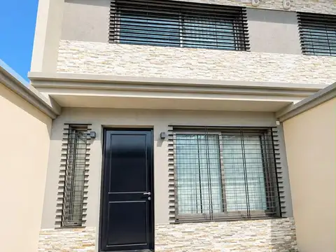 Depto Tipo Casa en Venta con 1 cocheras