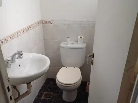 Agüero 1900, Piso PB