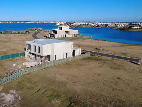 Casa en Venta en Puertos - Barrio Amarras, USD 710.000