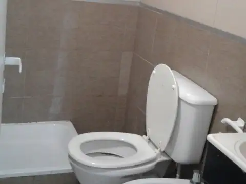 Departamento en Alquiler en Temperley, $ 500.000