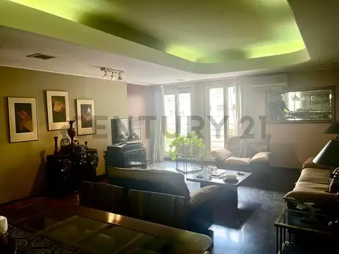 VENTA ESPECTACULAR DEPARTAMENTO DE CATEGORÍA EN PEATONAL