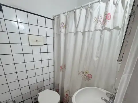 3 ambientes con dependencia con balcón