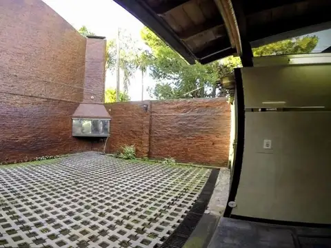 Casa en venta - 3 Dormitorios 4 Baños - San Justo