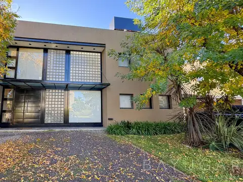 Venta Casa en Barrio Privado Los Sauces, Pilar – Apto Crédito