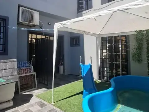 Sadi Carnot 6000 - Casa interna 3 dormitorios, patio, balcón