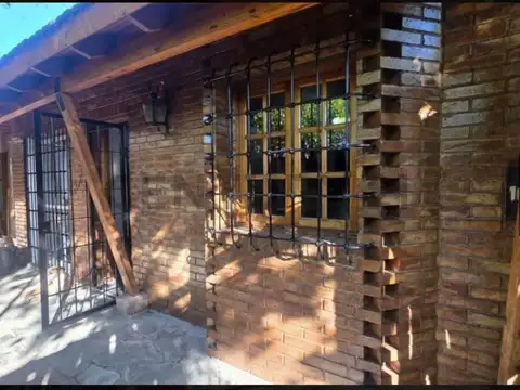 VENTA DE CASA EN CAPILLA DEL ROSARIO, GUAYMALLÉN, MENDOZA. ID 353549