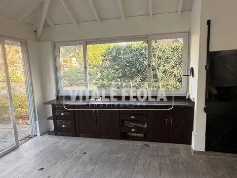 Casa en Alquiler con 3 cocheras