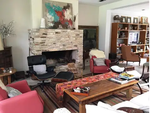 Casa 6 ambientes con 4 baños