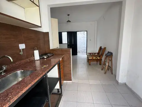 Depto Tipo Casa en Alquiler en Morón, $ 370.000
