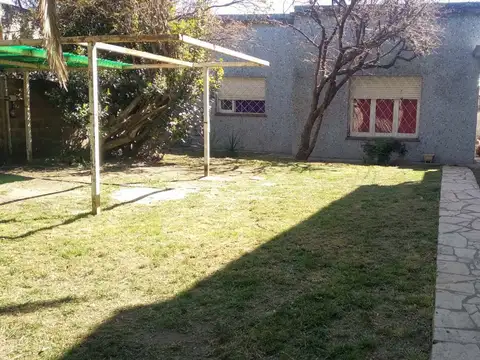 Casa 3 ambientes en venta en Villa Tesei