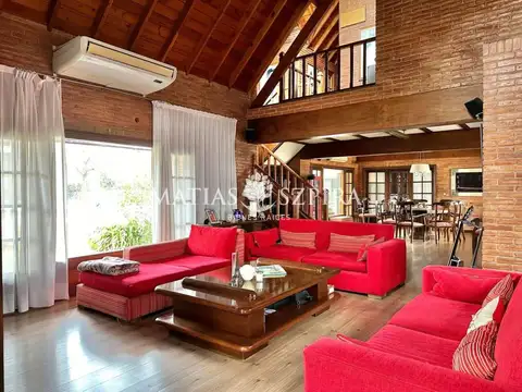 Casa 6 ambientes con 5 baños