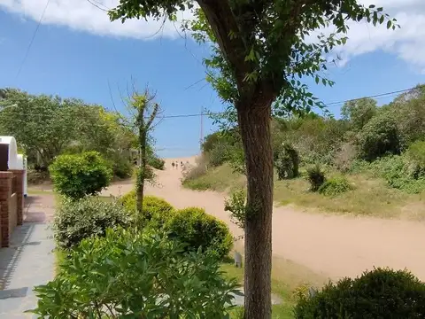 Calle 304 100, Piso 1