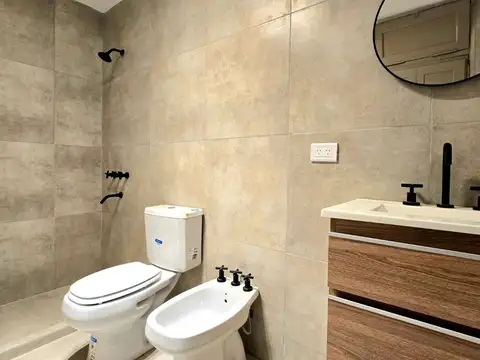 VENTA PH 2 AMBIENTES PATIO RECICLADO MONTE CASTRO