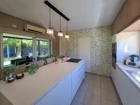 VENTA CASA 4 AMBIENTES BARRIO HARAS MARIA VICTORIA