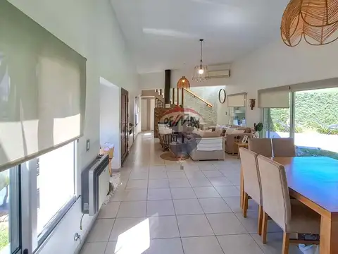 Casa en Venta en La Reja, USD 299.000