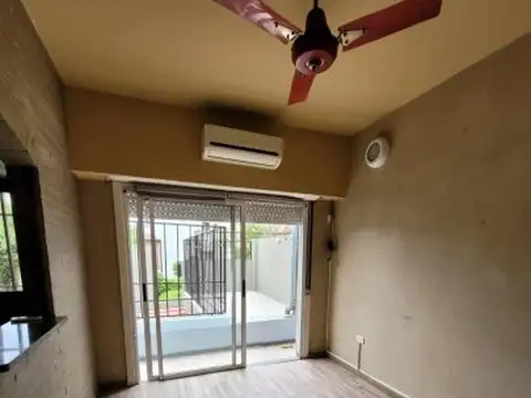 Depto Tipo Casa en Alquiler de 4 ambientes