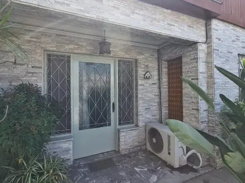 Casa en Venta en Jose Leon Suarez, USD 150.000