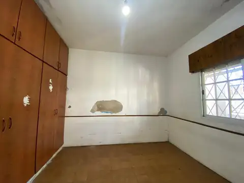 CASA 3 AMBIENTES VENTA MORON CON COCHERA