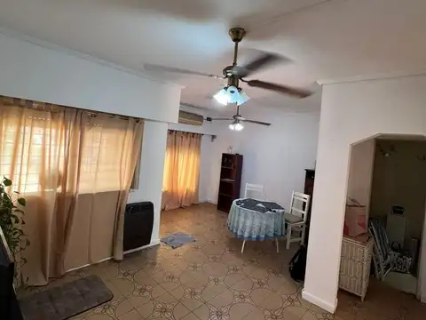 Casa 4 ambientes con 1 baño