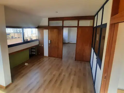 Oficina en Alquiler 50 años