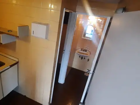 Oficina 2 ambientes con 2 baños