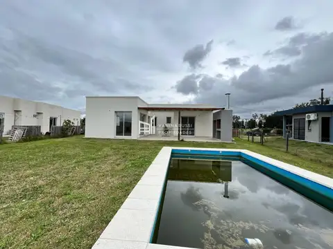 Casa 4 ambientes con 3 baños