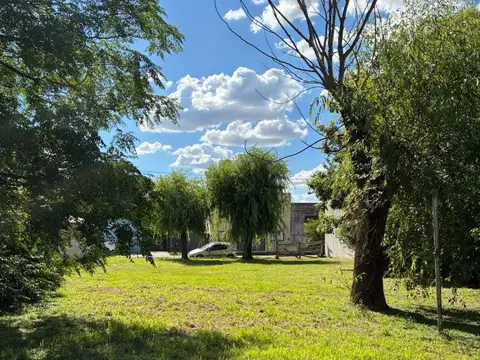 AMPLIO LOTE ZONA URBANA - RETASADO - FINANCION