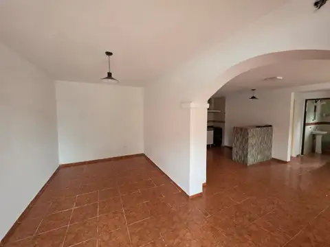 Casa en Alquiler con 1 cochera
