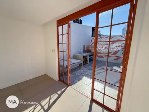 Casa 2 Dormitorios Remodelada, Quincho, Pileta, Patio - Corvalan 500 - Refineria - Rosario | Venta