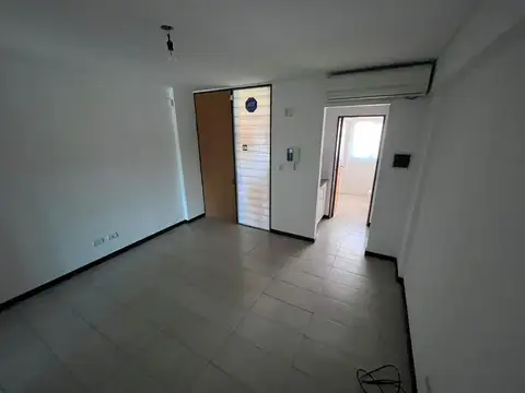 Oficina 2 ambientes con 1 baño