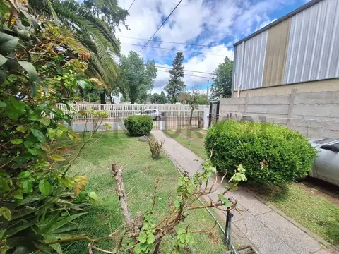 Casa 5 ambientes con 1 baño