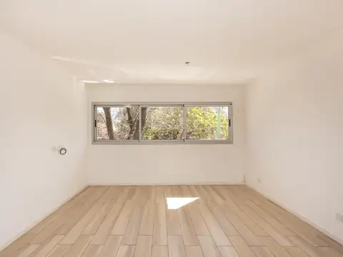 Ruiz Huidobro 4600 , Piso 1