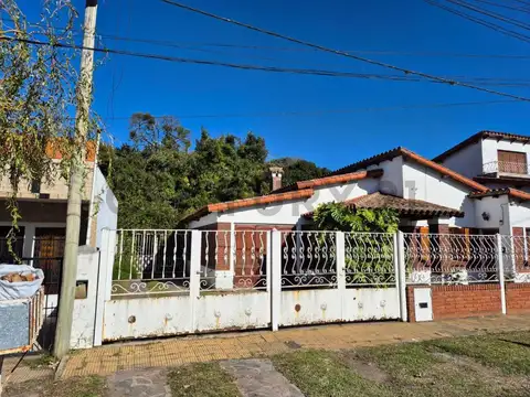 Casa a la venta en Lisandro Olmos