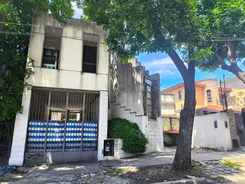 Casa 3 ambientes c/ com. diario y jardín 