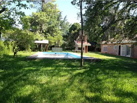 Casa 5 ambientes con 1 baño