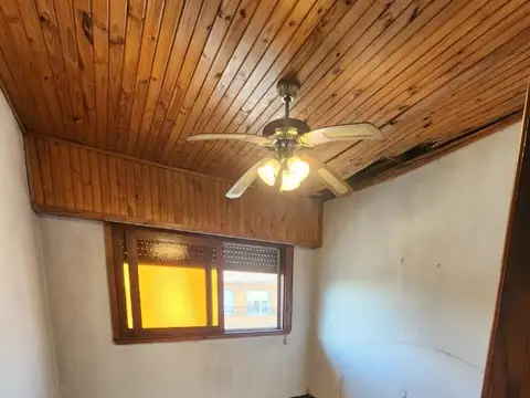 DEPTO EN PLANTA ALTA EN VENTA ALVAREZ 1800 BERNAL