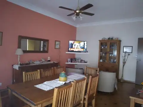 Depto Tipo Casa 4 ambientes con 2 baños