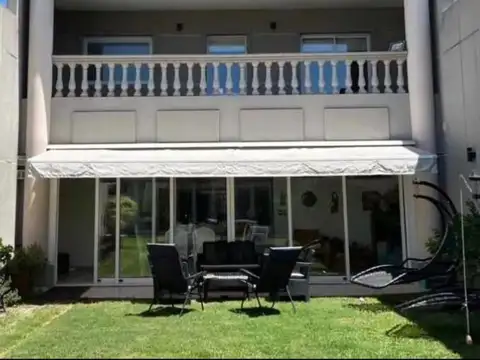 VENTA CASA AVELLANEDA 6 AMBIENTES QUINCHO PARQUE P