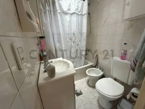 524 entre 16 y 17 2100, Piso 0