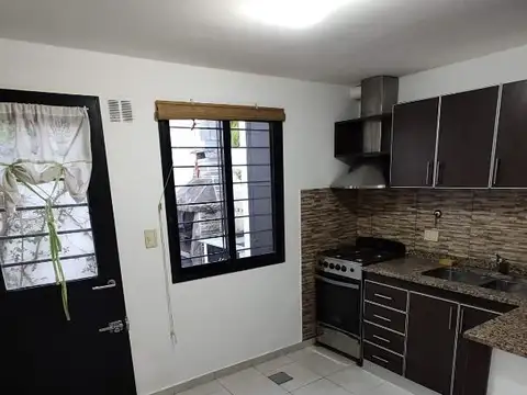 Casa en Alquiler en Lomas de Zamora, $ 990.000