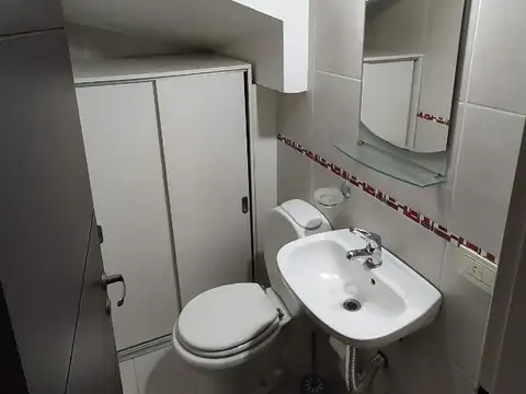 Casa en Alquiler con 1 cochera