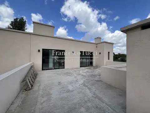 Casa 4 ambientes con 3 baños