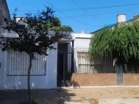 Venta casa 4 ambientes  Villa Ballester a reciclar