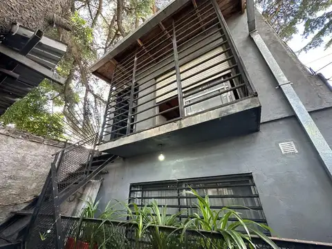 Departamento 2 ambientes en planta alta